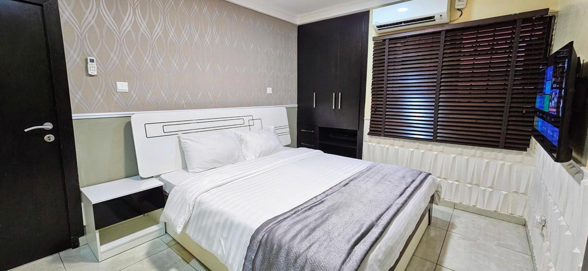 The Leneade Apartment *
